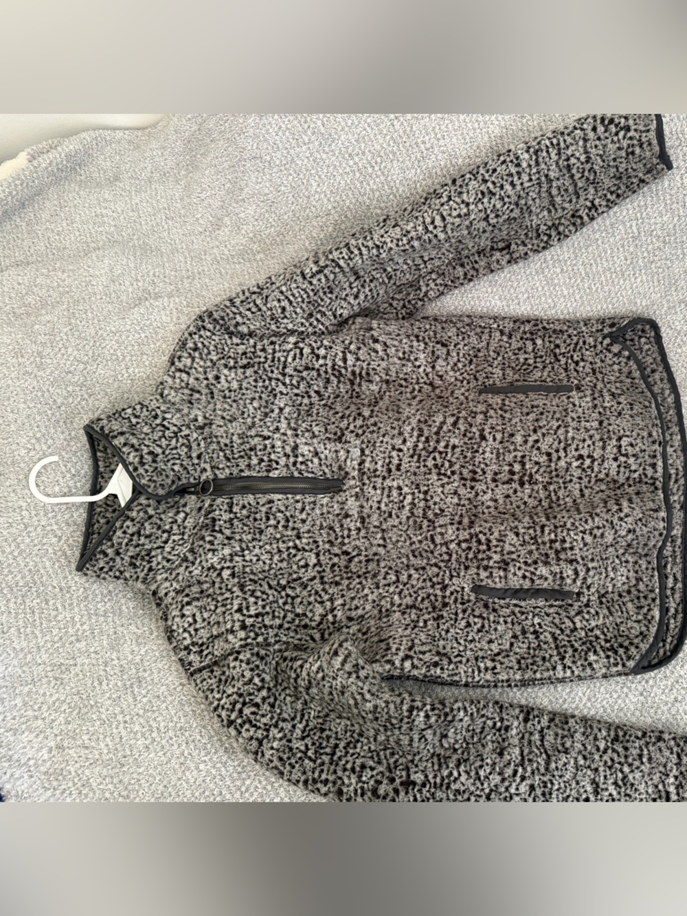 Thread & Supply Black and Gray Sherpa Quarter-Zip Pullover
